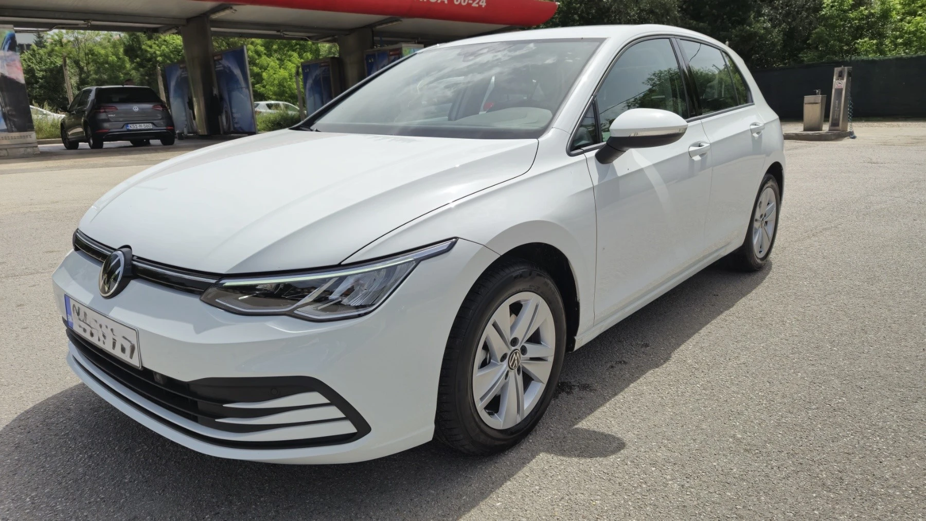 prednja lijeva strana golfa 8