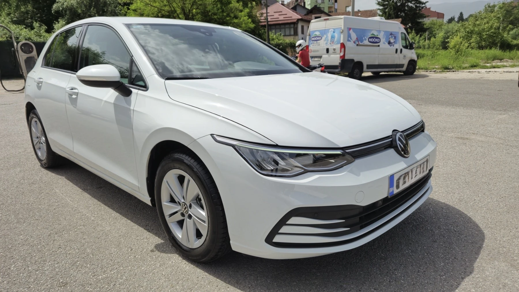 prednja desna strana golfa 8